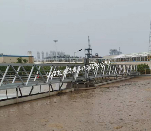 周邊傳動(dòng)吸泥機(jī)